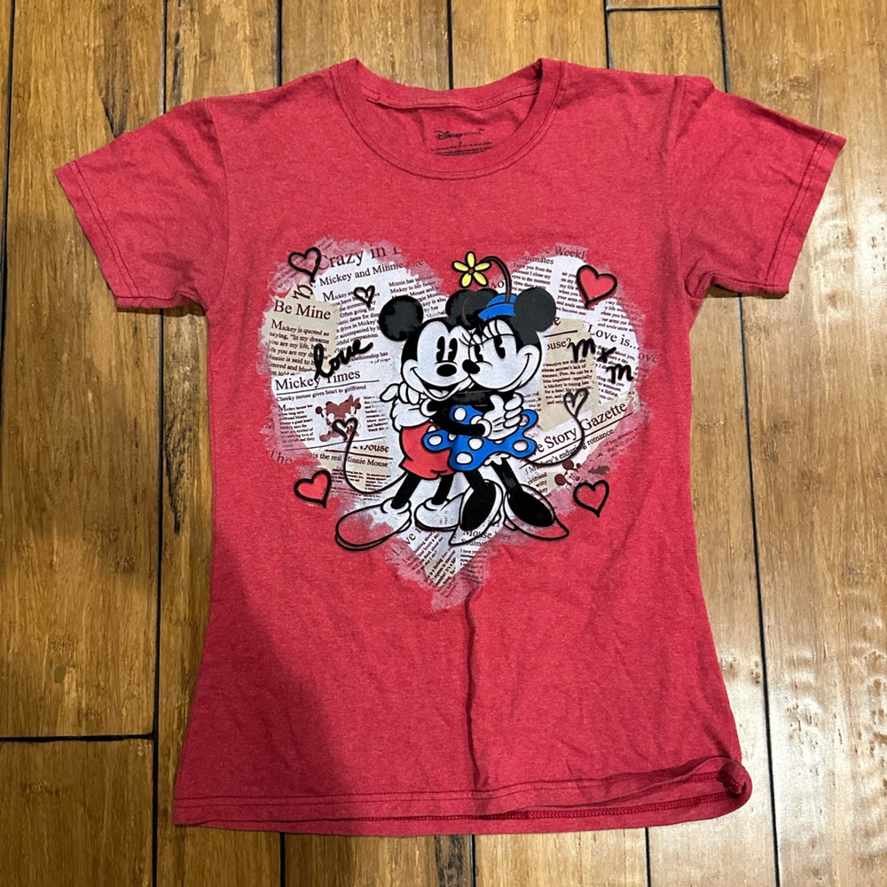 Disney Store Mickey & Minnie Graphic Tee – Size Small